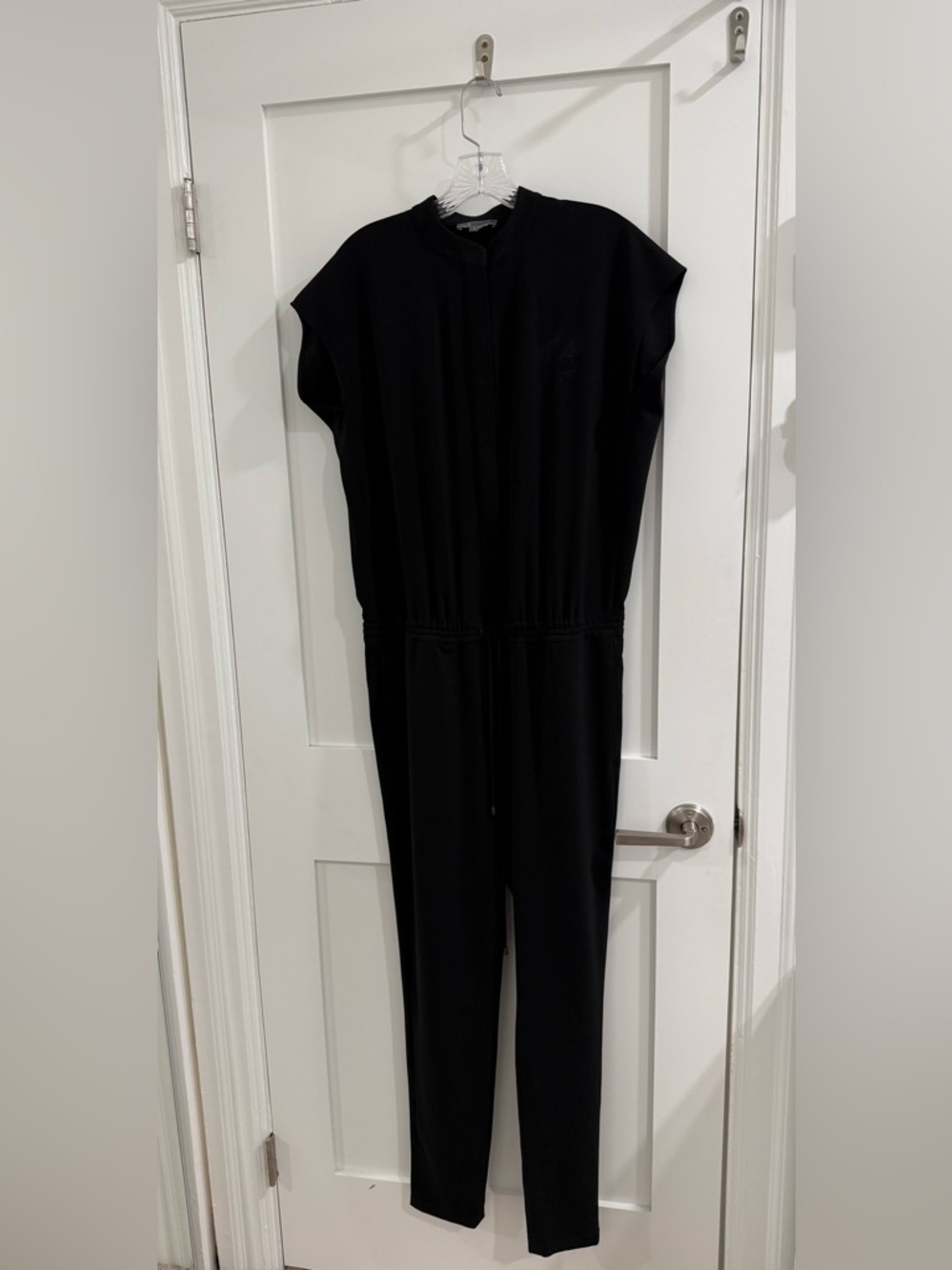 Vince black crew neckline sleeveless polyester jumpsuit (good condition)
